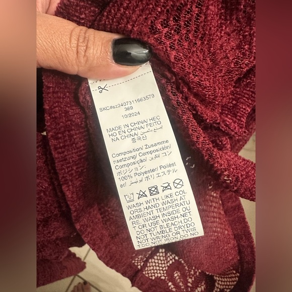 Chic Maroon Lace Blouse for Women
NWOT - Picture 6 of 6